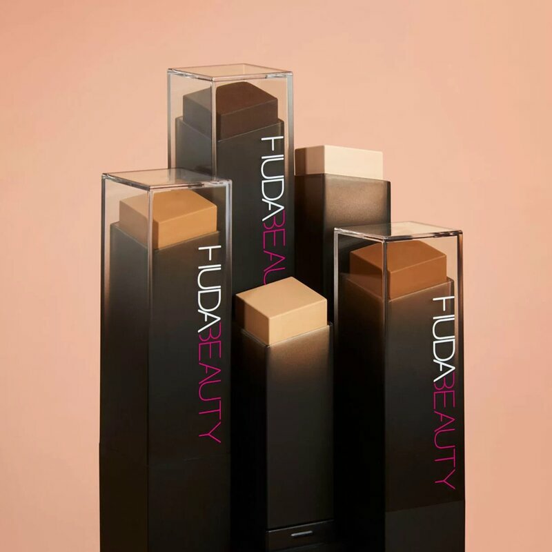 ezgif-5-a93e2e392a_800x800-1.jpg HUDA BEAUTY #FauxFilter Skin Finish Buildable Coverage Foundation Stick -Vanila - Image 1